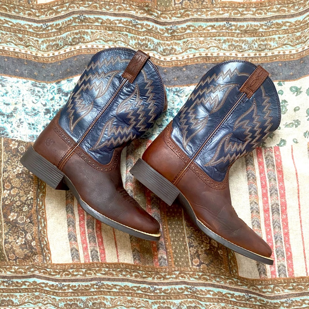 🐮Beautiful Kids Ariat Cowboy Boots🐮